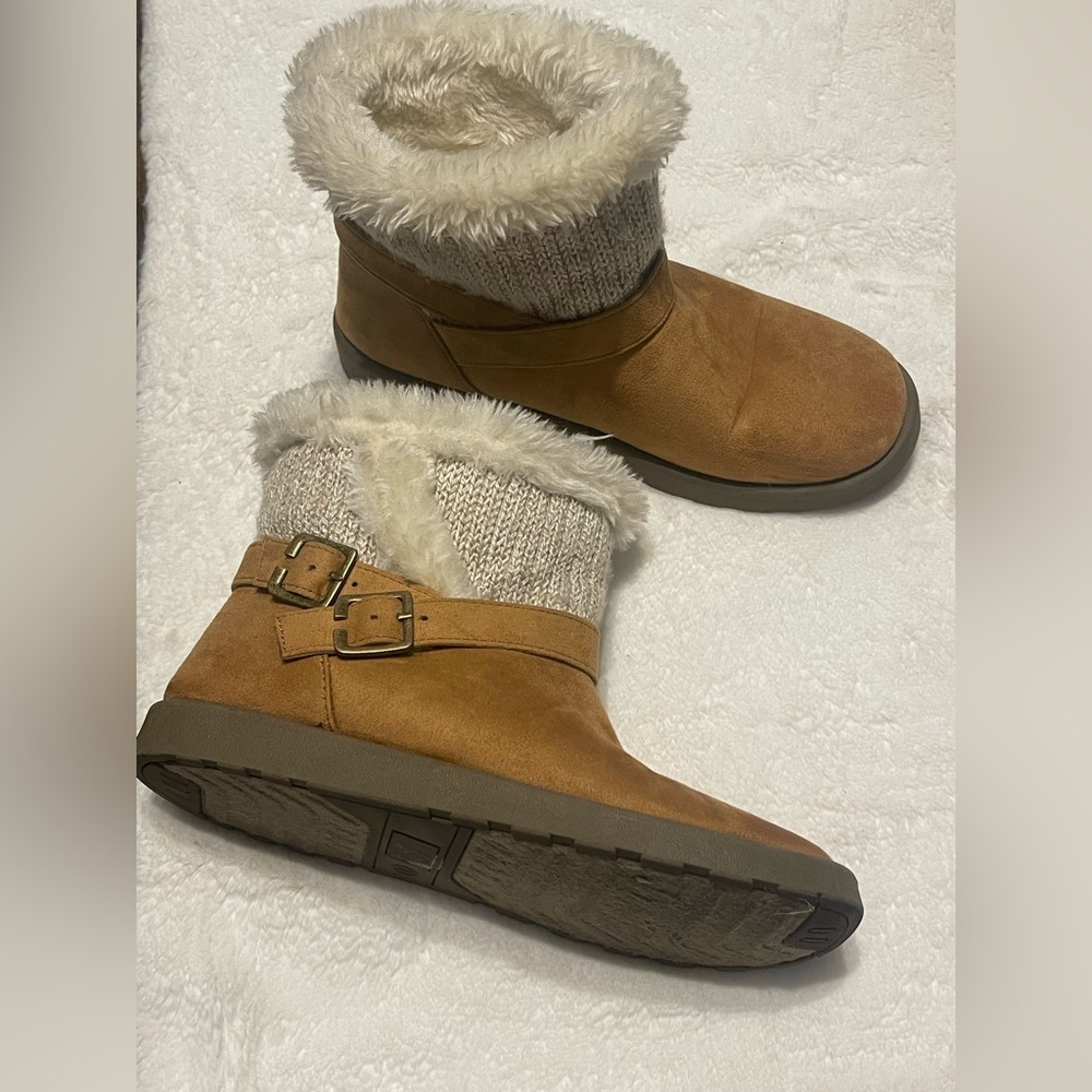 Life Stride Tan casual Ankle snow winters Boots with Cream Accents size 7 - Picture 10 of 13